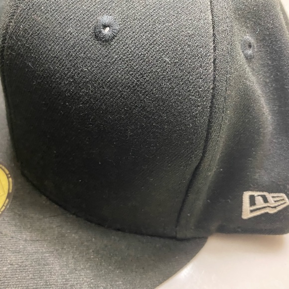 1.PITTSBURGH PIRATES 🏴☠️ 🧢 2.CINCINNATI🧢 3.ALL BLACK 🧢NEW ERA Sizes is 8️⃣ - Picture 6 of 15